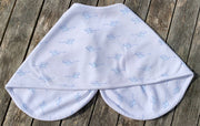 Magnetic Mouse bib with magnetic fasteners